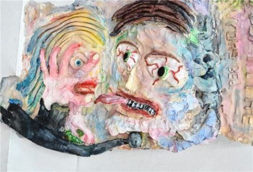 „Everyday is halloween – daddy in the wrong bed“: Die Keramik thematisiert Missbrauch.Fotos friedrich