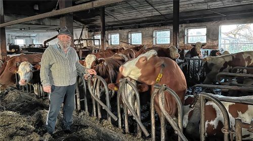 Für den Dorfbacher Bauern beginnt das neue Jahr mit neuer Hoffnung. Er darf zwei Monate länger bleiben, um eine Lösung zu finden. Foto Gerlach