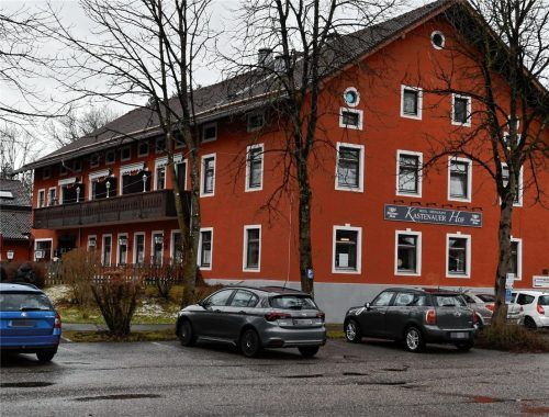 Das alte Gasthaus soll abgerissen werden.