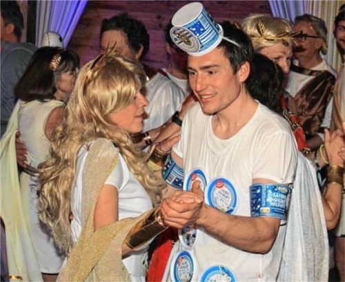 Hellas Helau! Oder so ähnlich: Bernhard Astl im Kostüm beim Flintsbacher Krönungsball. Foto Roland Schmidt