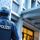 Bewaffneter Mann in Happing?