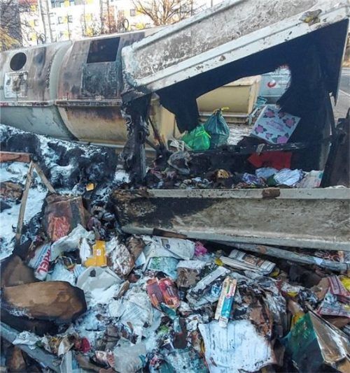 In Rosenheim sind in den vergangenen Wochen zahlreiche Container abgebrannt.Foto Konrad Besold