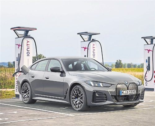 Laden fürs Vergnügen: Der vollelektrische BMW Gran Coupé i4 schafft problemlos Reichweiten von 400 Kilometern. Foto BMW