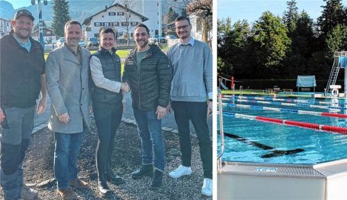 Neuer Pächter gefunden (von links): Martin Riedl vom Bauhof, Bürgermeister Max Singer, Vorgänger-Pächterin Sophia Schlaghaufer, neuer Pächter Dennis Gärtner und Raphael Wagner, Leitung Kur und Tourismus, blicken optimistisch auf die neue Badesaison – inklusive Kiosk-Betrieb. Foto Gemeinde Bad Feilnbach/Strim
