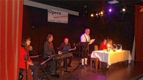 Sorgten für Erbauung im Publikum: (von links) die Musiker Gerlinde Hofmann, Ernst Hofmann und Stefan Schrag sowie als Erzähler Max Dietrich, Brigitte Oberkandler und Dr. Hans Küsters. Foto rath