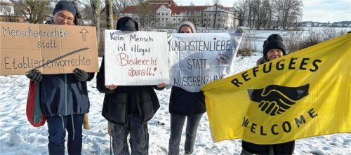 Spontan bildete sich auch eine Gegendemonstration zu „Rott rot(t)iert“.