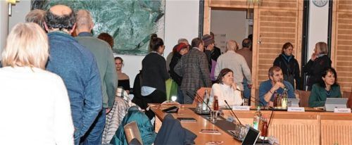Stadtratsmitglieder der Grünen und SPD verließen aus Protest den Saal. Fotos Schlecker