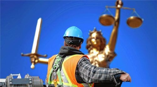 Veränderungen im Arbeitsrecht ermöglichen digitale Verträge, vereinfachen die Abrechnung von Abfindungen und regeln Mindeslohn und Verdienstgrenzen für Minijobs neu. Foto pixabay/Altmann