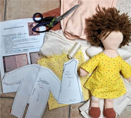 Viele Charlis sollen im Nähcafé am 1. Februar gefertigt werden. Foto re