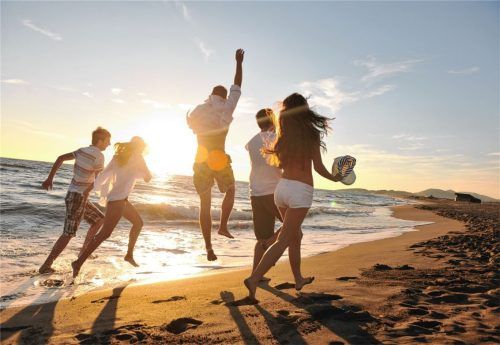 Wer seinen Urlaub entspannt und gesund genießen möchte, sollte ein paar Dinge beachten. Foto adobe stock