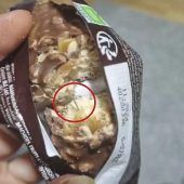 Nadel in Schokoriegel: War es die Mutter?