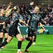 Bayern-Frauen bleiben Frankfurt auf den Fersen