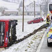 Schnee-Chaos auf den Straßen