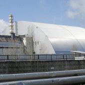 Drohne reißt Loch in Tschernobyl-Schutzhülle