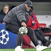 Hoppala – Kompany stürzt und lacht