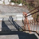Stolpergefahr an Vereinsheim wird gebannt