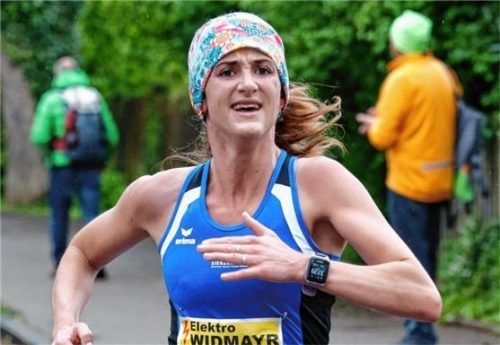 Amelie Gugglberger vom PTSV Rosenheim wurde Zweite der Frauen W35 mit neuem Vereinsrekord.Foto Ludwig Stuffer