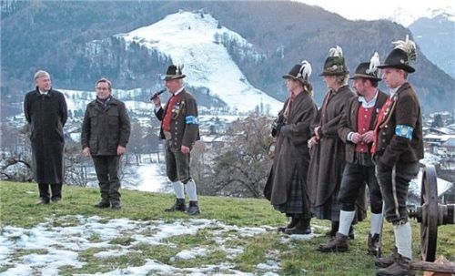 An der Tradition festgehalten: Horst Köhler beim Weihnachtsschießen der Gebirgsschützenkompanie vom Bichlhof aus.Foto Flug