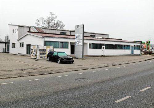 Auf diesem Areal an der Rosenheimer Straße soll eine Flüchtlingsunterkunft für 212 Personen entstehen. Foto Riediger