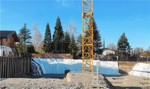 Begonnen haben die Arbeiten für die neue Wohnanlage an der Sudelfeldstraße mit 22 Einheiten.