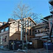 Große Turnhalle und Schulgebäude saniert