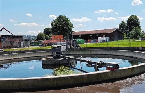 Das derzeitige Kombibecken mit innenliegender Nachklärung. Ein zweites Kombibecken ist geplant.