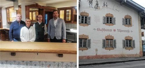Die neuen Betreiber (von links) Wolfgang Merx und Carina Burde haben zusammen mit Christian Mühlberg, Immobilienverwalter der Auerbräu GmbH Rosenheim, und Bürgermeister Dr. Matthias Bernhardt viel vor. Foto Re