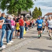 Baufortschritte, Feste und Finanzen