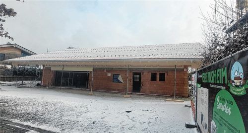 Der Rohbau steht schon dank der fleißigen Mithilfe der Vereinsmitglieder. Im Sommer soll die Eröffnung des neuen Vereinsheims stattfinden. Im Gemeinderat ging es nun um die Zwischenfinanzierung des Projekts. Foto stache