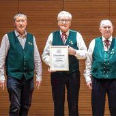 Chorleiter Erich Declara zum Ehrendirigenten ernannt