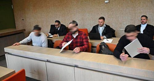 Die Angeklagten hatten sich bei der Freundschaftsaktion heftig gegen die Polizei gewehrt. © Sigi Jantz