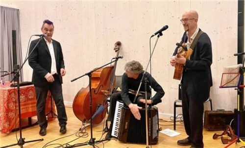 Die Band Zwetschgndatschi untermalte die Buchlesung mit Interpretationen von der Klezmermusik.