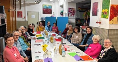 Die Bürgerstiftung Rosenheim lud gemeinsam mit der Stadtbibliothek Rosenheim zu der Schulung für das Lesementorenprojekt. Foto re