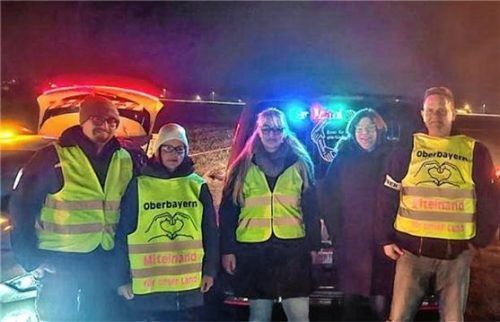 „Miteinand für unser Land“ setzt sich dafür ein, dass es dem Mittelstand besser geht. Josef „Sepp“ Engl (links) erklärt, warum es eine Veränderung braucht. Foto  Wunsam