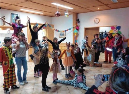 Die Kindergruppe der Mangfalltaler Trachtler.