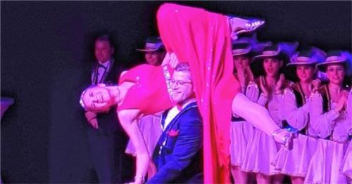 Die Prinzenpaare aus ganz Oberbayern, wie hier die Bad Aiblinger Tollitäten Prinzessin Johanna und Prinz Thomas zeigen sich am morgigen Donnerstag im Kurhaus. Foto hecht