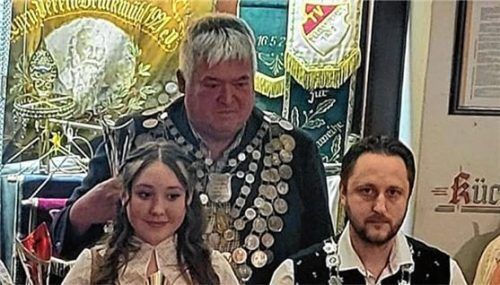 Die Schützenkönige 2024 der Edelweißschützen sind: (von links) Christina Wöller, Josef Grießenböck und Franz Kilger. Foto re