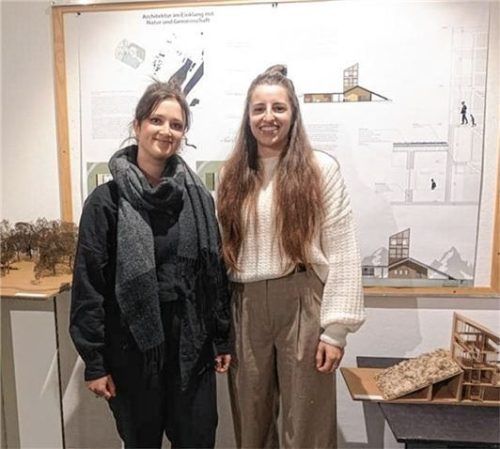 Die Studentinnen Veronika und Lea (von links) wollten der Natur möglichst viel Raum geben.