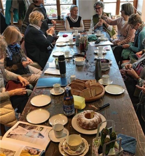 Die Wollsüchtigen beim Frühstücken.