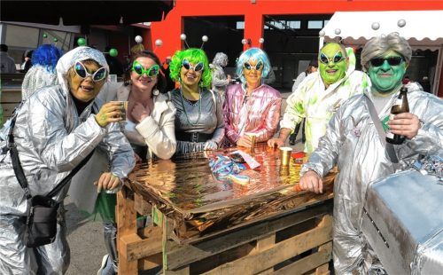 Diese galaktische Gruppe genoss den irdischen Aufenthalt.