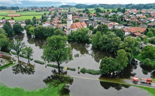 Ein Bild wie dieses vom August 2020 sollte sich in Prutting nicht wiederholen: Das Wasserwirtschaftsamt hat seine Zustimmung für die Errichtung neuer Schluckbrunnen in Aussicht gestellt.Foto Thomae