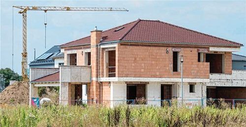 Eine Nachverdichtung soll im Norden des Ortsteils Moosen bald möglich werden (Symbolfoto). Foto dpa