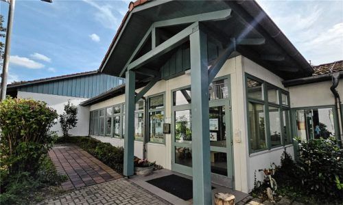 Einig ist sich der Marktgemeinderat, dass das Katharinenheim unbedingt als Seniorenwohnheim erhalten bleiben muss. Strittig ist, wie das erreicht werden kann. Foto Ammelburger