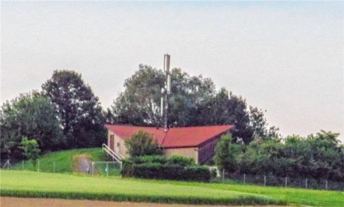 Er ist die Zentrale für die gemeindliche Wasserversorgung in Tuntenhausen: der Hochbehälter zwischen Hohenthann und Schönau. Fotos stache