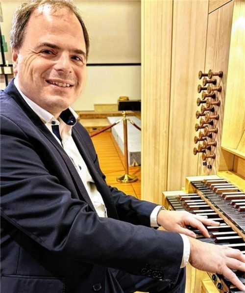 Freundlich lächelt der Organist David Franke.Foto janka