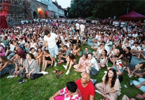 Friedlich und stimmungsvoll verlief das Public Viewing beim Altstadtfest. Foto Stuffer