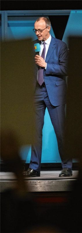 Friedrich Merz (CDU), Kanzlerkandidat der Union, spricht bei einem Wahlkampftermin der CDU im saarländischen St. Ingbert.Foto dpa