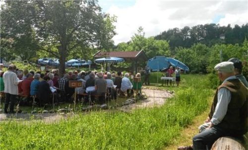 Gut besucht ist alljährlich die Maiandacht im LBV Umweltgarten Wiesmühl. Fotos LBV