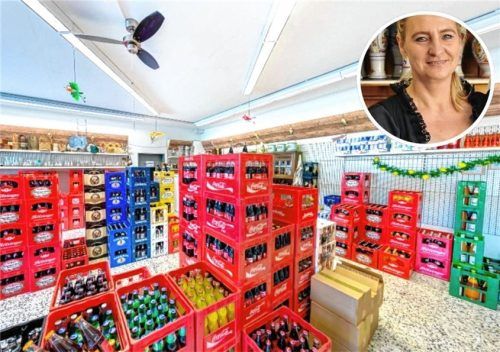 Im Getränkemarkt von Claudia Moser in Niederndorf, gleich hinter der Grenze, sind bislang keine „Pfandtouristen“ aufgetaucht. Foto Privat