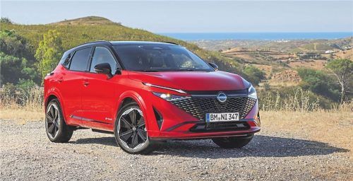 In ihm schlägt die Kraft der zwei Herzen: Der überarbeitete Nissan Qashqai e-Power hat einen 158 PS starken Verbrennermotor, der über ein 190 PS starkes Elektroaggregat die vorderen Räder antreibt. Foto Nissan